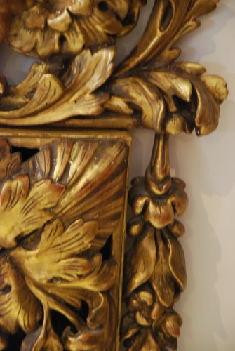 Antiquités - Miroir en bois doré d'époque Régence, début du XVIIIe siècle