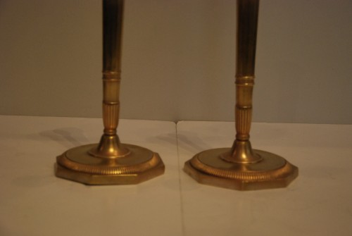 Luminaires Bougeoirs et Chandeliers - Deux paires de bougeoirs en bronze attribués à claude Galle