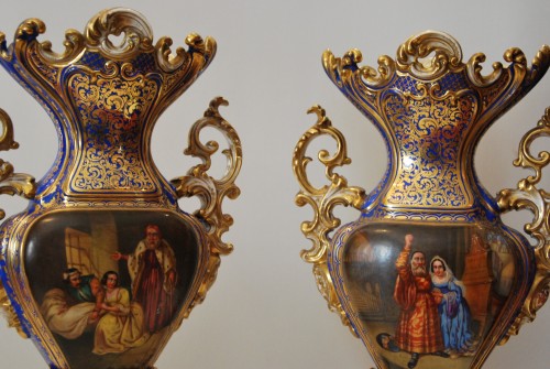 Céramiques, Porcelaines  - Paire de vases en porcelaine de Paris