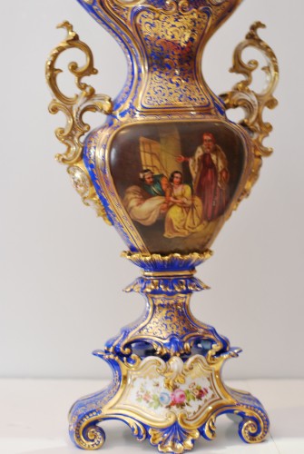 Paire de vases en porcelaine de Paris - Antiquités Paul Azzopardi