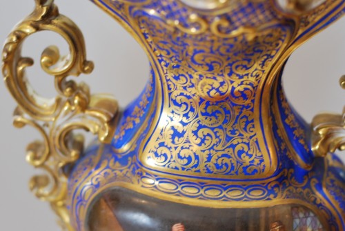 Paire de vases en porcelaine de Paris - Napoléon III