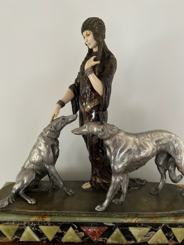 Femme aux lévriers - Louis Riché (1877-1949)  - Sculpture Style Art Déco