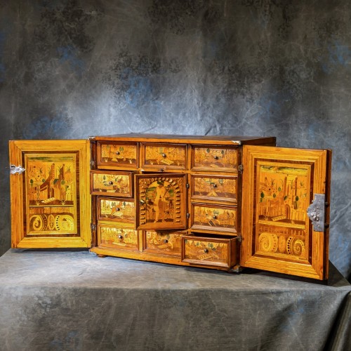 17th century Cabinet with naturalist and architecture decor - Louis XIII