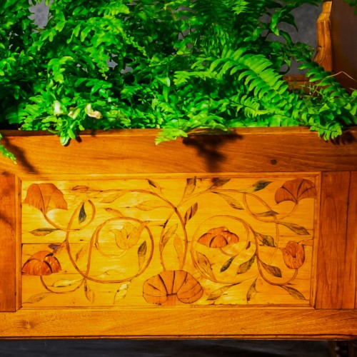 Mobilier Lit - Berceau du XVIIIe siècle en noyer marqueté à décor de fleurs et armoiries