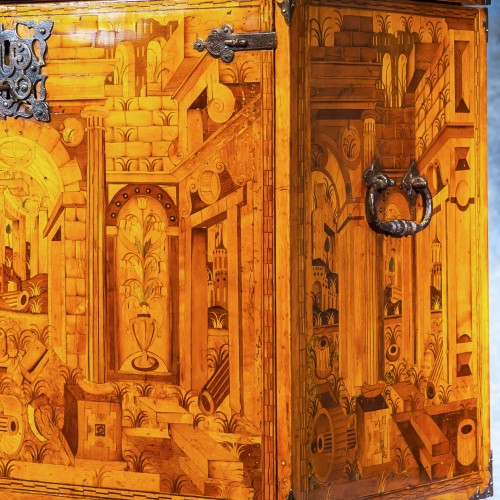Cabinet du XVIe siècle aux architectures et herbes folles - Antiquités Bertrand Klein