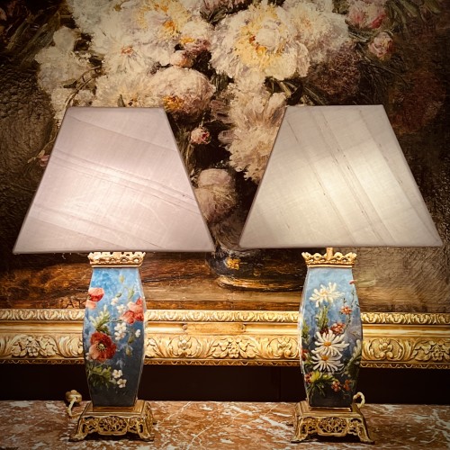 XIXe siècle - Paire de lampes en céramique à décor floral émaillé, époque Second Empire