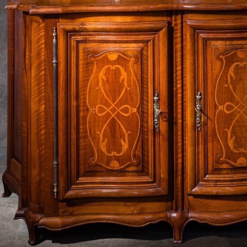 18th century - 18th century Curved sideboard in Walnut