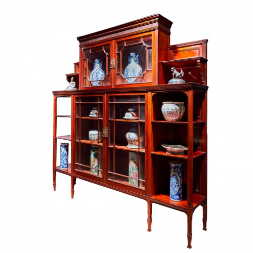 Cabinet pour porcelaines Collinson & Lock London