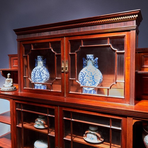 Cabinet pour porcelaines Collinson & Lock London - Antiquités Bertrand Klein