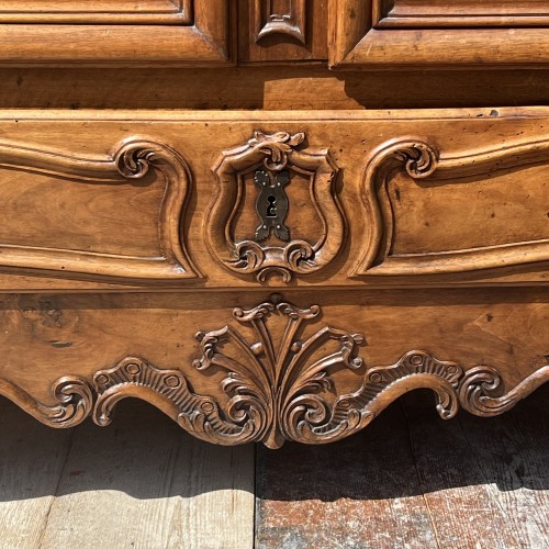 Louis XV - Armoire provencale en noyer