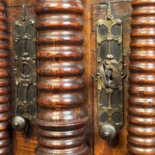 Armoire de la renaissance alsacienne datée 1676 - Louis XIV