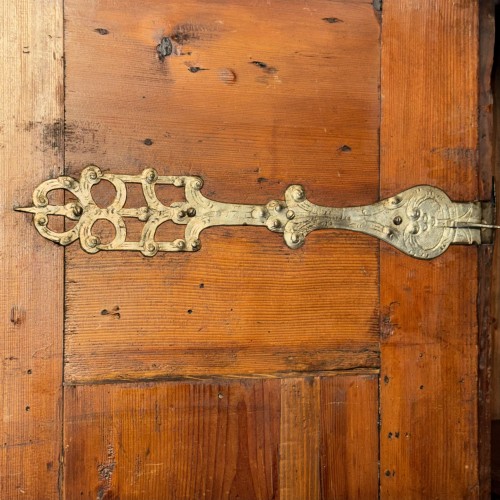 Antiquités - Armoire de la renaissance alsacienne datée 1676