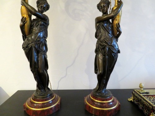 Paire de candélabres en bronze Diane de Gabies, époque Napoléon III - Luminaires Style Napoléon III