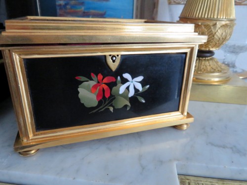 Jewelry Box with Pietra Dura marquetry 19th Napoléon III period 19th - Objects of Vertu Style Napoléon III