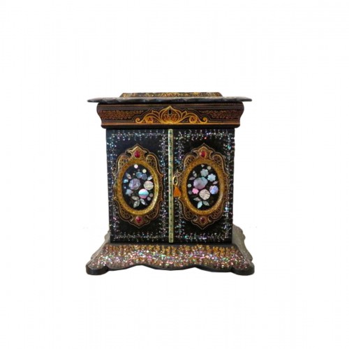 French Napoléon III period writing cabinet with  Burgau marquetry