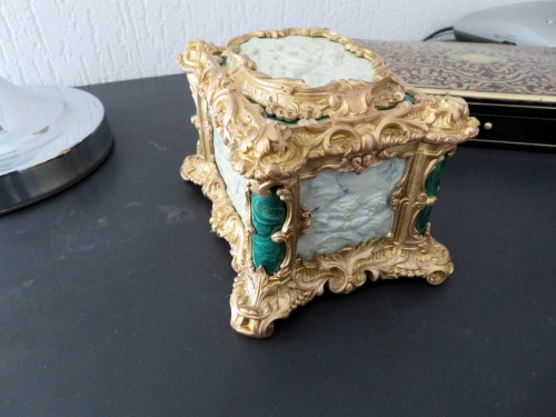 Antiquités - Box in Malachite, bronze and porcelain marquetry 19th