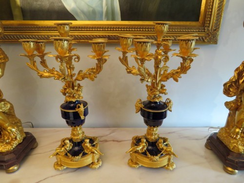 Paire de candélabres en bronze doré et bleu de Sèvres - Luminaires Style Napoléon III