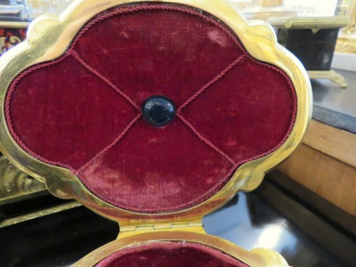 Marquée ROUSSEL - Boite à bijoux en "trompe l'oeil" de malachite et bronze - Napoléon III