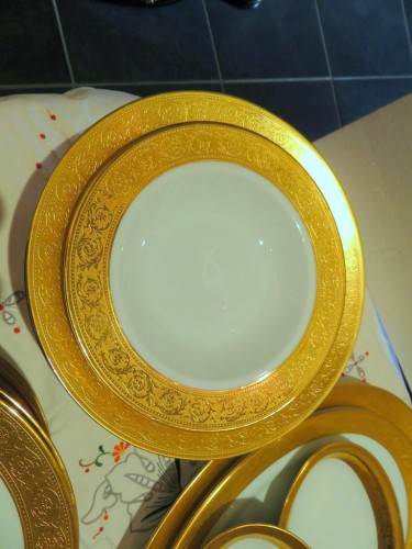 silverware & tableware  - Haviland  - Set of dinner in Porcelaine of Limoges Thistle gold