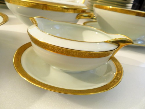 Antiquités - Service "Malevergne"  en porcelaine de Limoges