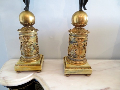 Luminaires Bougeoirs et Chandeliers - Paire de candélabres en bronze et marbre jaune époque Empire