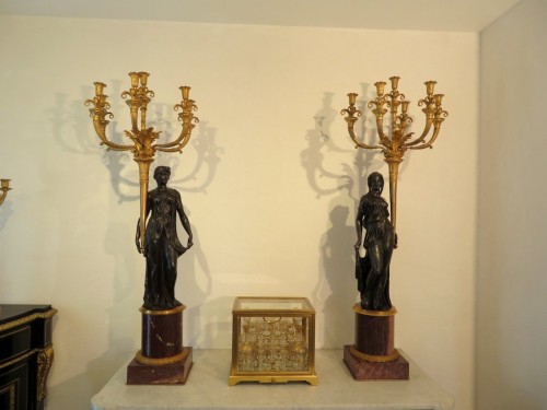 Paire de grands candélabres en bronze début XIXe - Luminaires Style Empire