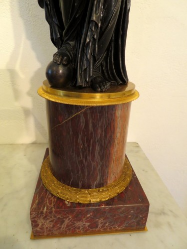XIXe siècle - Paire de grands candélabres en bronze début XIXe