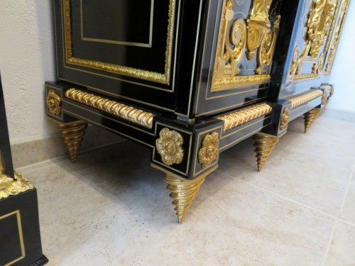 Mobilier Buffet - Meuble à trois portes en marqueterie Boulle signé Béfort Jeune
