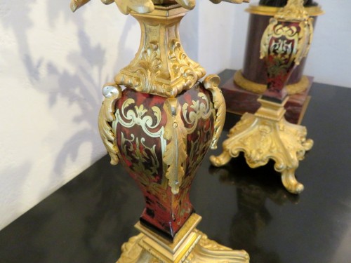 Paire de candélabres Napoléon III en marqueterie Boulle et en bronze - Antiquités Biau
