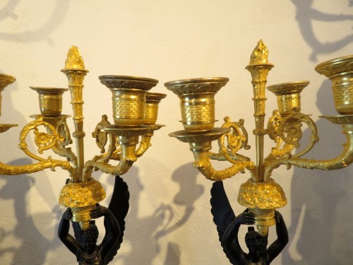 Antiquités - Paire de candélabres Empire aux Victoires ailées