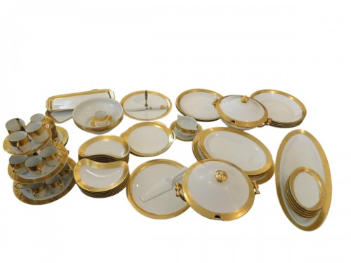 Service de 233 pièces en porcelaine de Haviland Limoges modèle thistle Or
