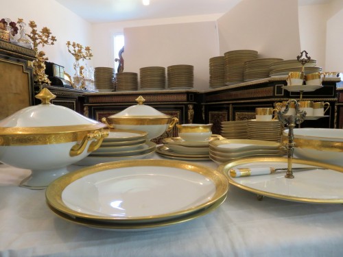 Argenterie et Arts de la table  - Service de 233 pièces en porcelaine de Haviland Limoges modèle thistle Or