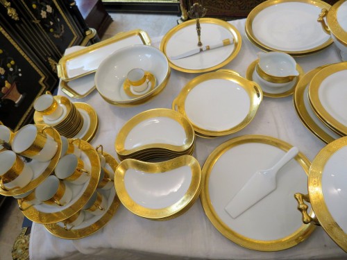 Antiquités - Service de 233 pièces en porcelaine de Haviland Limoges modèle thistle Or