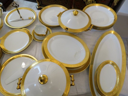 Antiquités - Service de 233 pièces en porcelaine de Haviland Limoges modèle thistle Or