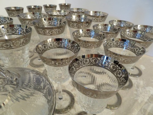 Antiquités - 22 glasses,1 decanter in crystal Saint - Louis Thistle platinum with boxes
