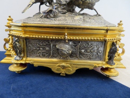 Objets de Vitrine Coffret & Nécessaire - MOIGNIEZ - Boite à bijoux en bronze argenté et doré Epoque Napoléon III