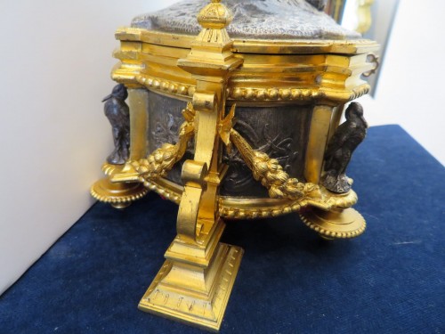 XIXe siècle - MOIGNIEZ - Boite à bijoux en bronze argenté et doré Epoque Napoléon III
