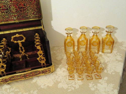 Antiquités - Cave à liqueur toutes Faces en marqueterie Boulle d'époque Napoléon III
