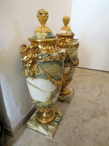 Napoléon III - Large pair of Marble and bronze pots à feux odf the late 19th century