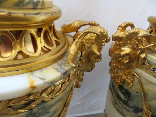 Antiquités - Large pair of Marble and bronze pots à feux odf the late 19th century