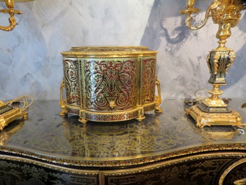 Objet de décoration Cave à liqueur - Cave à liqueur avec six carafes en marqueterie Boulle toutes faces époque Napoléon III