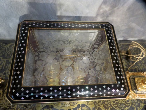XIXe siècle - Cave à liqueur marqueterie à la reine d’époque Napoléon III estampillé GRADE 