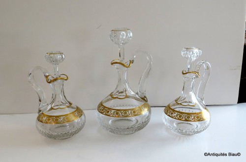 20th century - Pair of Wine decanter with handle in crystal Saint – Louis Thistle gold