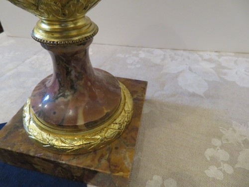 Napoléon III - pair of Pots in Marble Napoleon III period