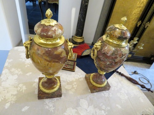 Antiquités - pair of Pots in Marble Napoleon III period