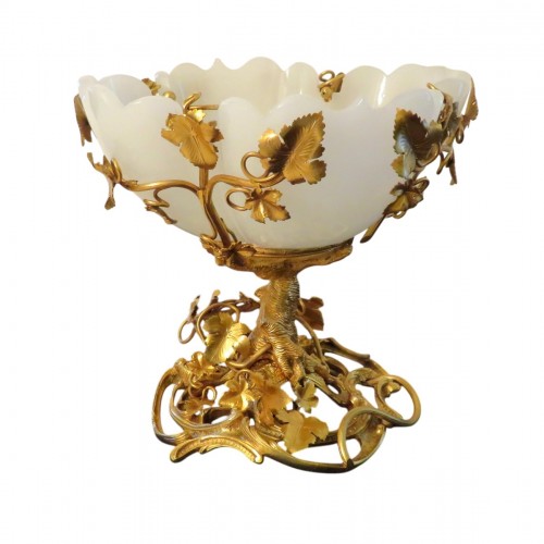 Centre de table en bronze doré et opaline XIXe