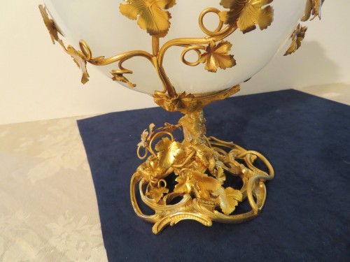 Center of table in gilded bronze and opaline late 19th century - 