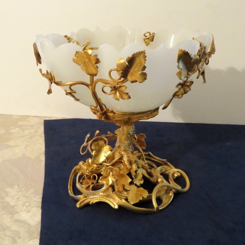 19th century - Center of table in gilded bronze and opaline late 19th century