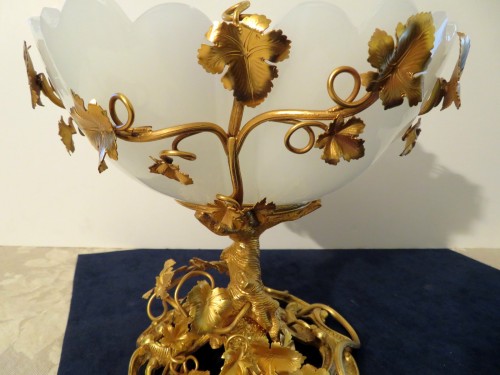 Napoléon III - Center of table in gilded bronze and opaline late 19th century