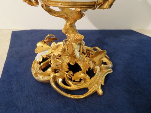 Antiquités - Center of table in gilded bronze and opaline late 19th century